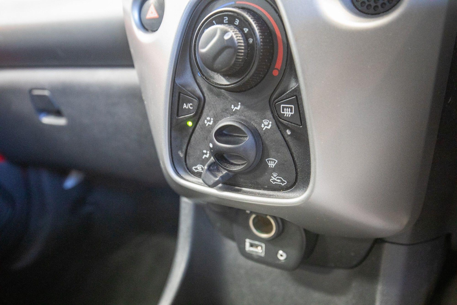 Used Toyota AYGO for sale - 76850507: Photo 23