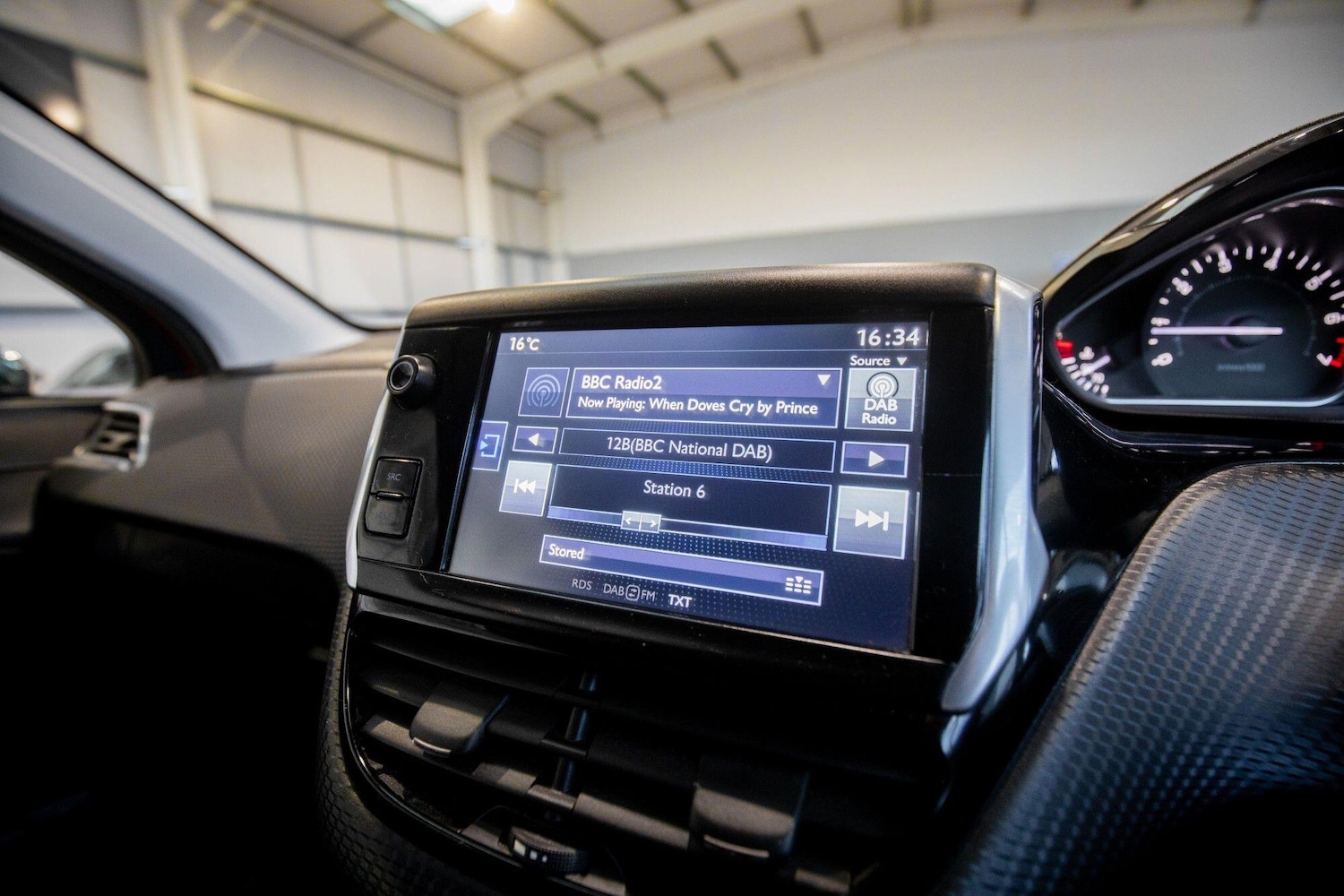 Used Peugeot 208 for sale - 76824516: Photo 25