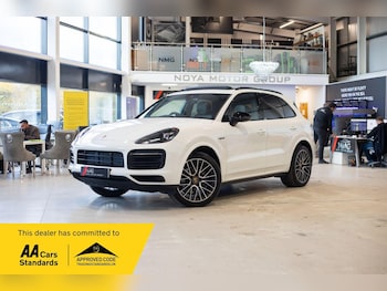 (20) - 3.0 V6 E-Hybrid 14.1kWh SUV 5dr Petrol Plug-in Hybrid TiptronicS 4WD Euro 6