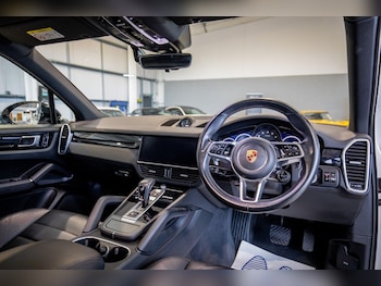 Used Porsche Cayenne 2020 for sale - 76824551: Photo