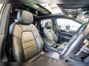 Used Porsche Cayenne 2020 for sale - 76824551: Photo