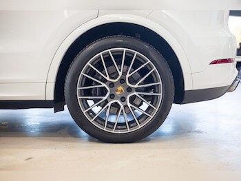 Used Porsche Cayenne 2020 for sale - 76824551: Photo