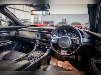 Used Jaguar XF 2016 for sale - 76824656: Photo
