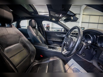 Used Jaguar XF 2016 for sale - 76824656: Photo