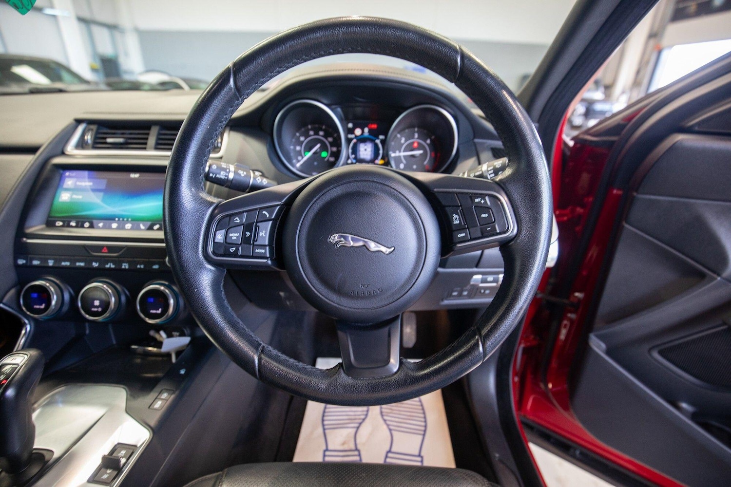 Used Jaguar E-Pace 2018 for sale - 76825250: Photo 19