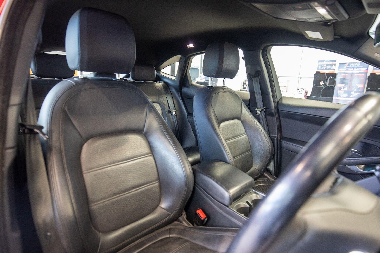 Used Jaguar E-Pace 2018 for sale - 76825250: Photo 2