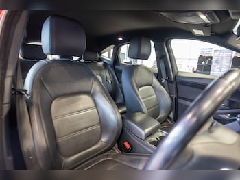 Used Jaguar E-Pace 2018 for sale - 76825250: Photo