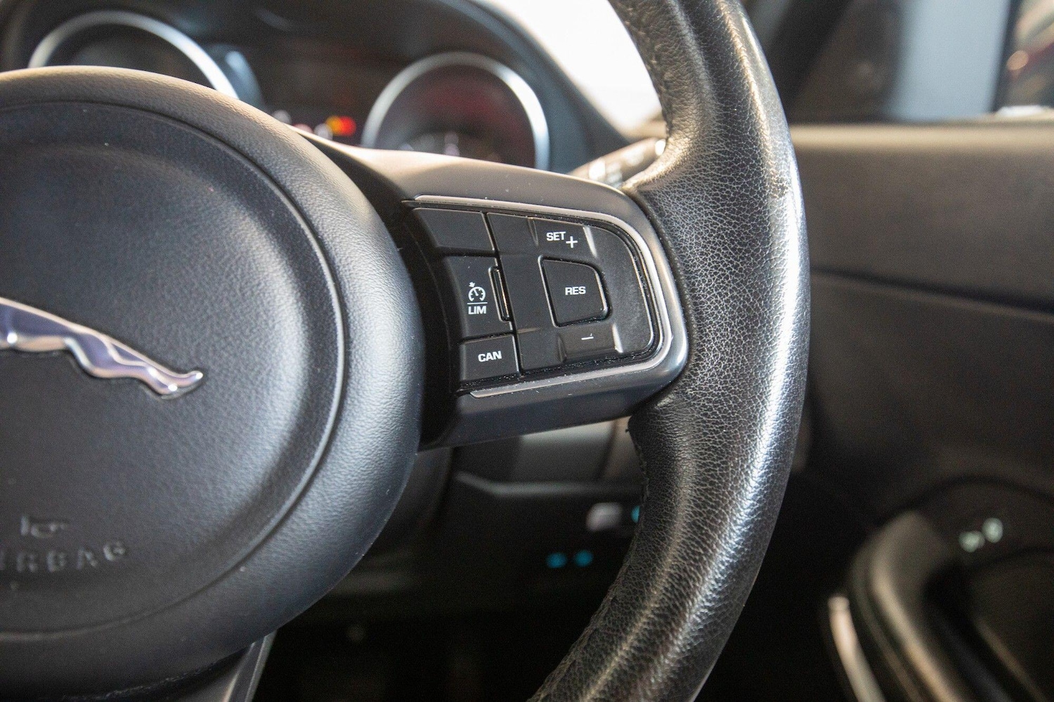 Used Jaguar E-Pace 2018 for sale - 76825250: Photo 34