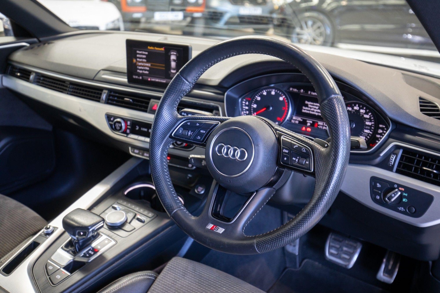 Used Audi A4 2018 for sale - 78204404: Photo 2