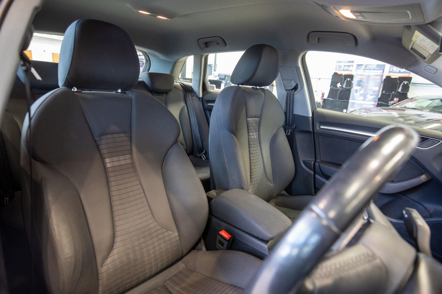 Used Audi A3 2017 for sale - 76824898: Photo 2