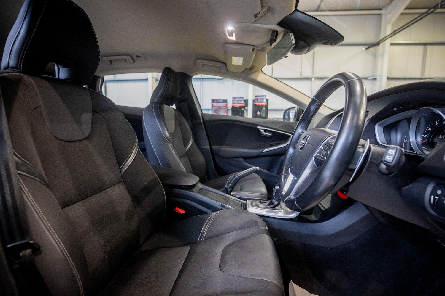 Used Volvo V40 2017 for sale - 77637523: Photo 17