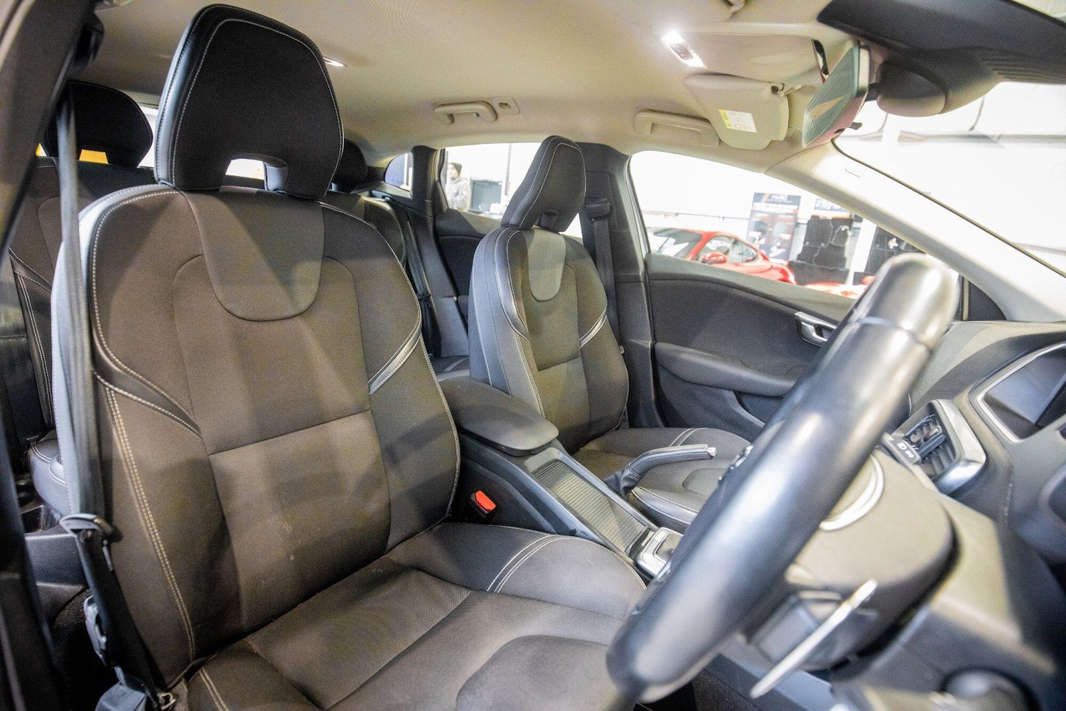 Used Volvo V40 2017 for sale - 77637523: Photo 3