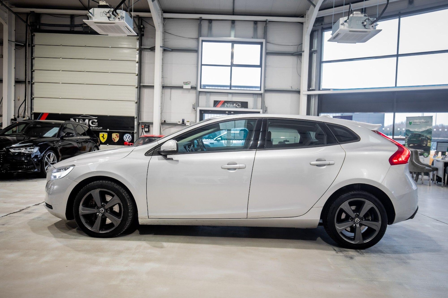 Used Volvo V40 2017 for sale - 77637523: Photo 34