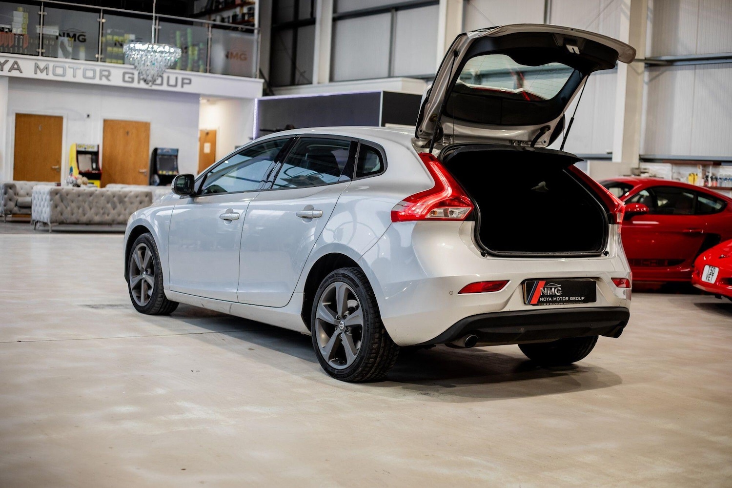 Used Volvo V40 2017 for sale - 77637523: Photo 37