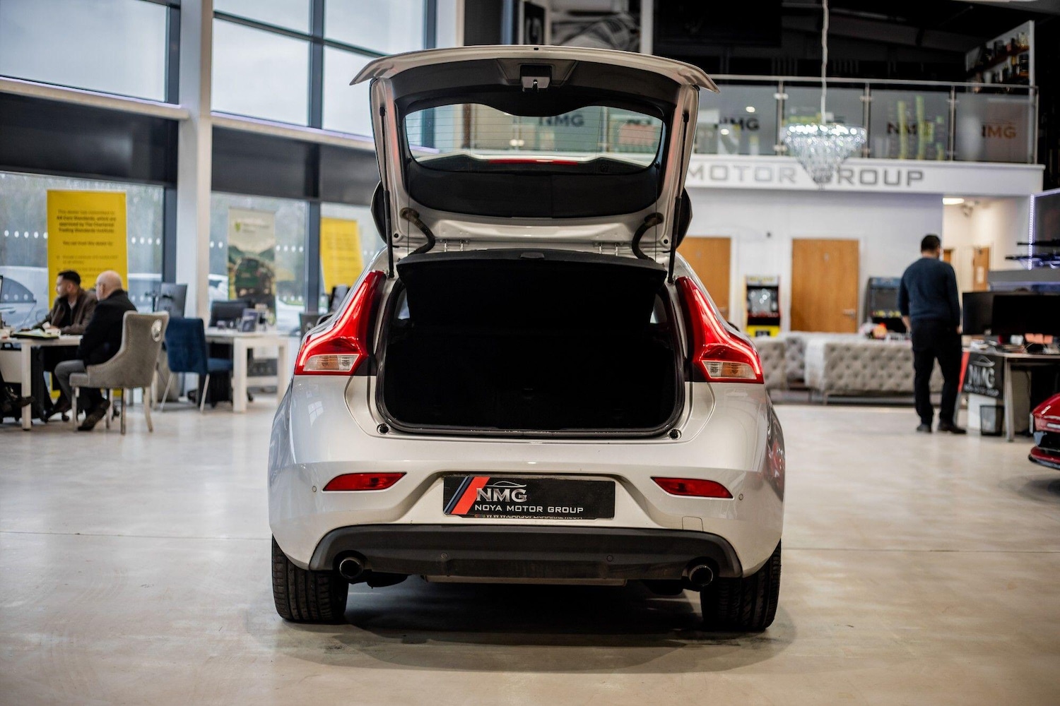 Used Volvo V40 2017 for sale - 77637523: Photo 38