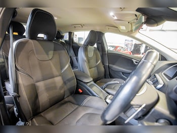 Used Volvo V40 2017 for sale - 77637523: Photo