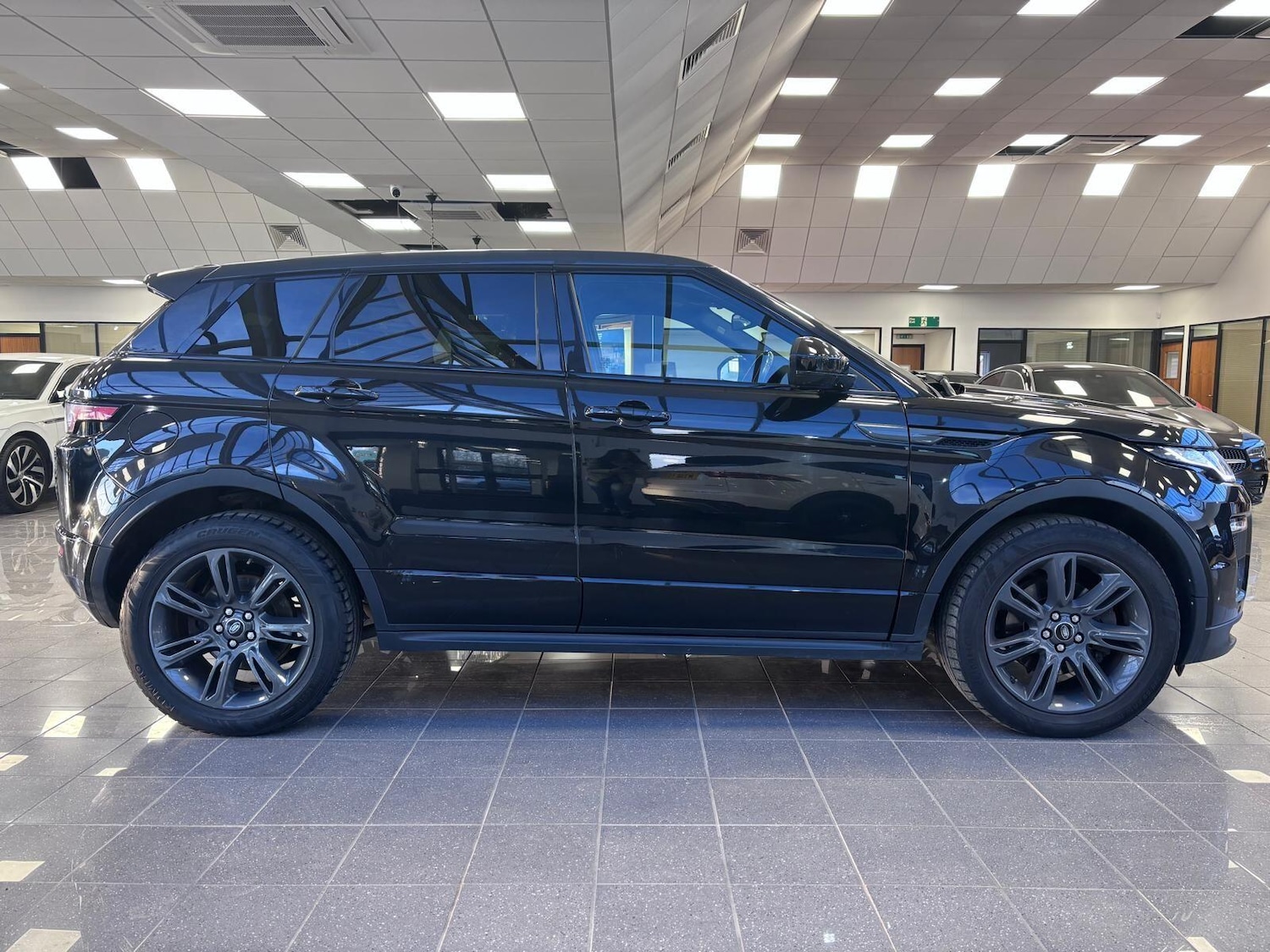 Used Land Rover Range Rover Evoque 2018 for sale - 77156468: Photo 2