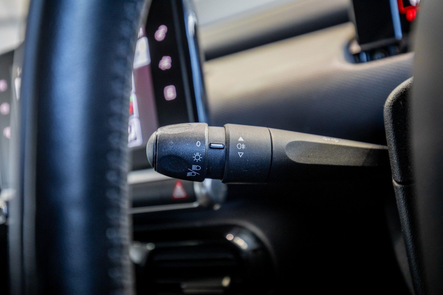 Used Citroen C4 Cactus for sale - 77074058: Photo 23