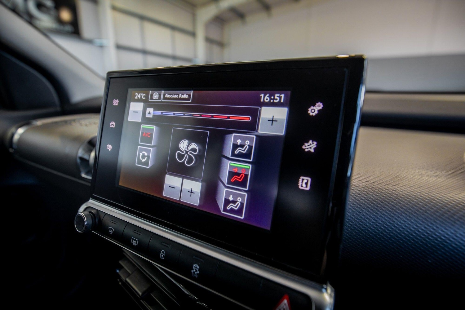 Used Citroen C4 Cactus for sale - 77074058: Photo 24