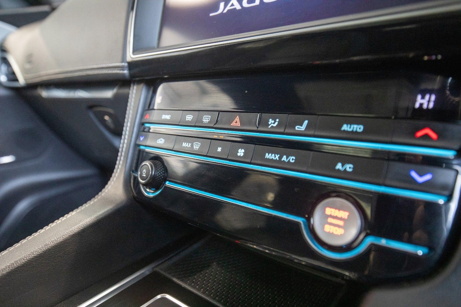 Used Jaguar F-Pace 2019 for sale - 76824408: Photo 25