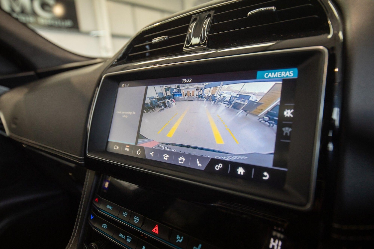 Used Jaguar F-Pace 2019 for sale - 76824408: Photo 32