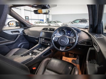 Used Jaguar F-Pace 2019 for sale - 76824408: Photo