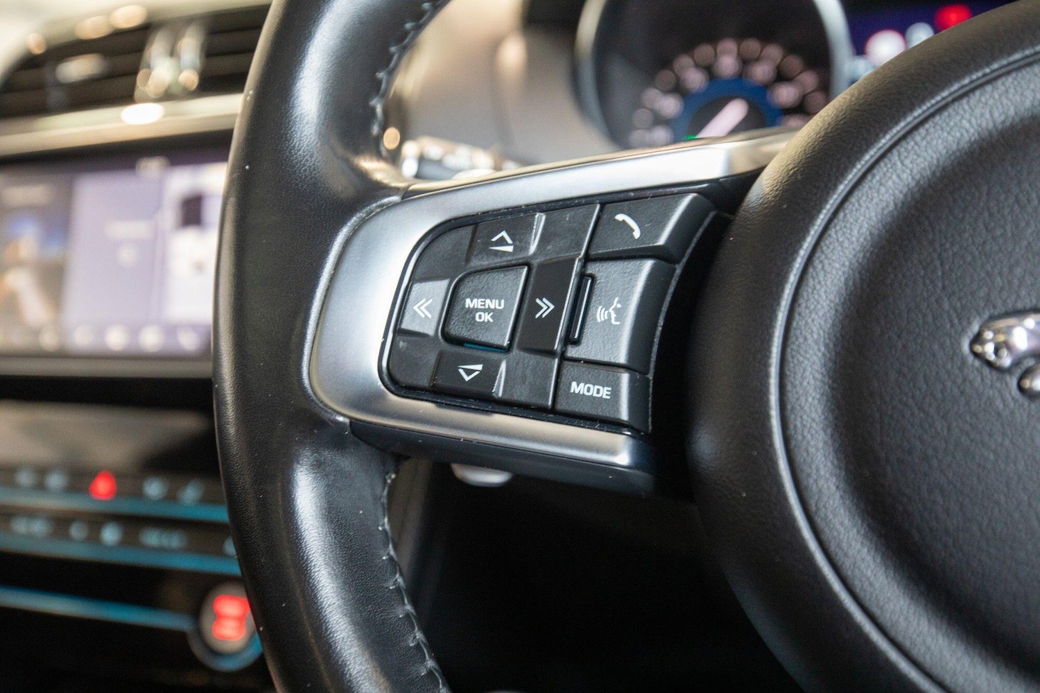 Used Jaguar F-Pace 2019 for sale - 76824408: Photo 40