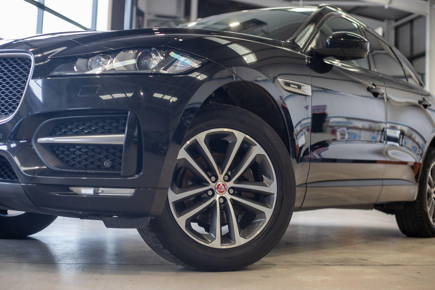Used Jaguar F-Pace 2019 for sale - 76824408: Photo 6