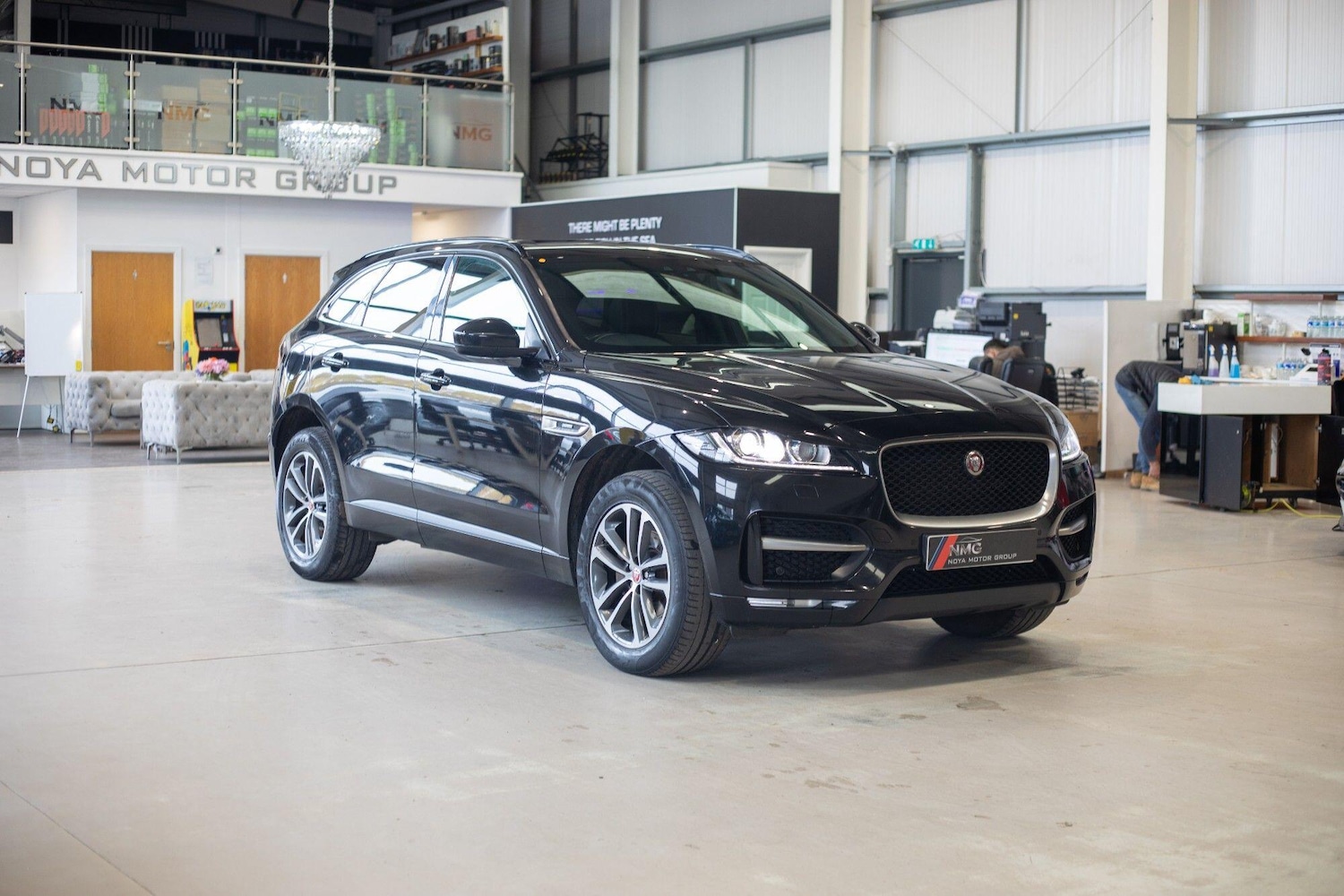 Used Jaguar F-Pace 2019 for sale - 76824408: Photo 8