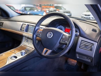 Used Jaguar XF 2010 for sale - 78538364: Photo