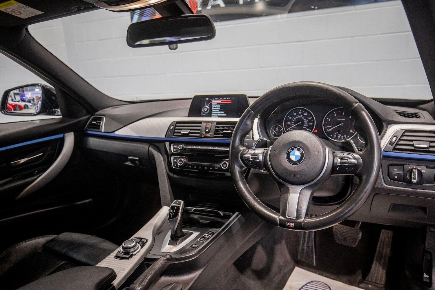 Used BMW 3 Series 2017 for sale - 77637924: Photo 2