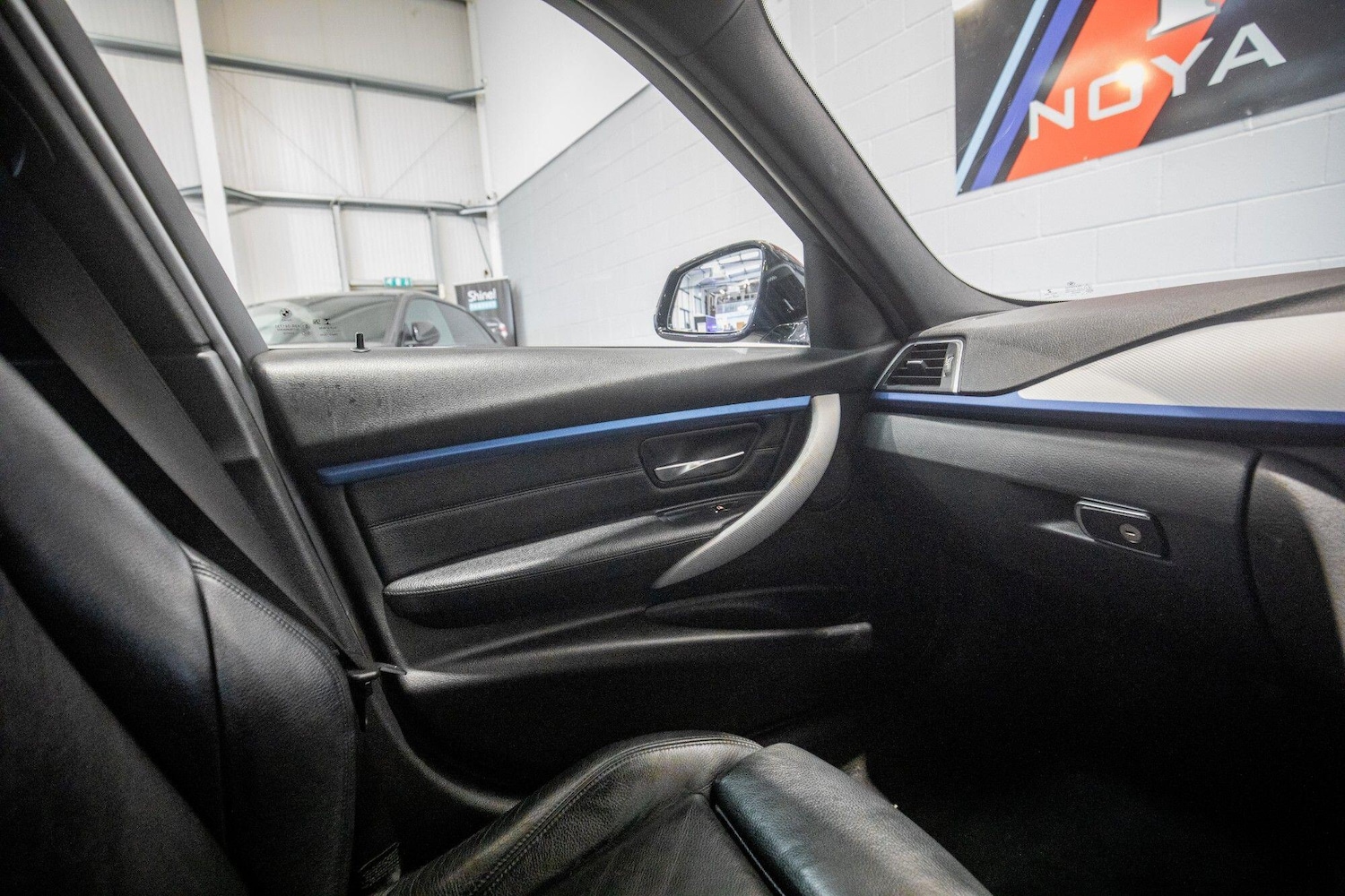 Used BMW 3 Series 2017 for sale - 77637924: Photo 32