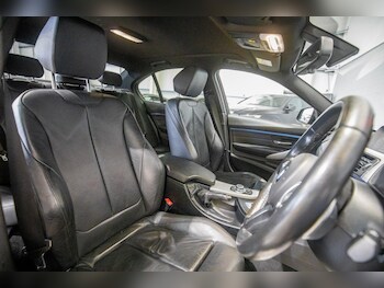 Used BMW 3 Series 2017 for sale - 77637924: Photo