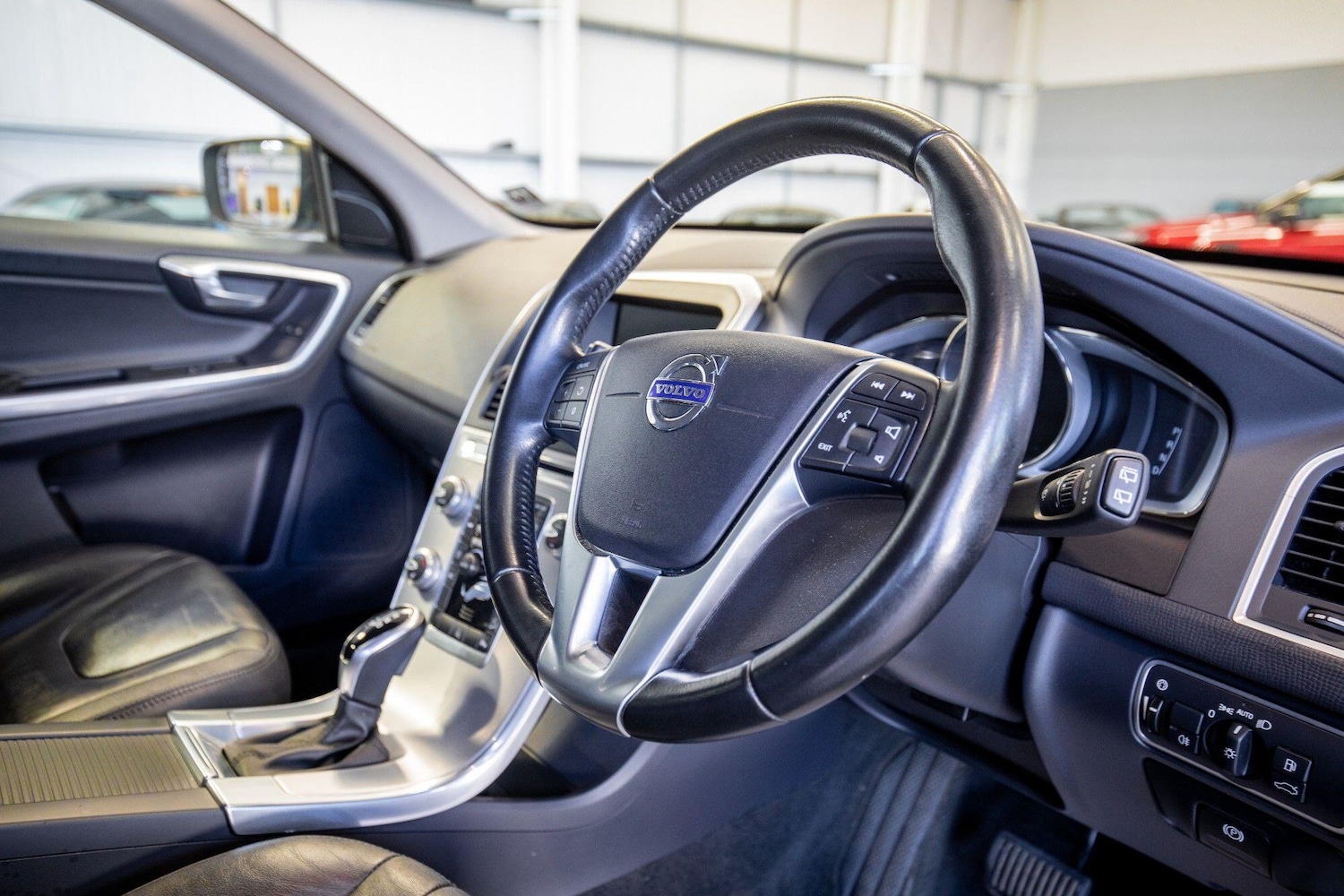 Used Volvo XC60 2017 for sale - 76823963: Photo 18