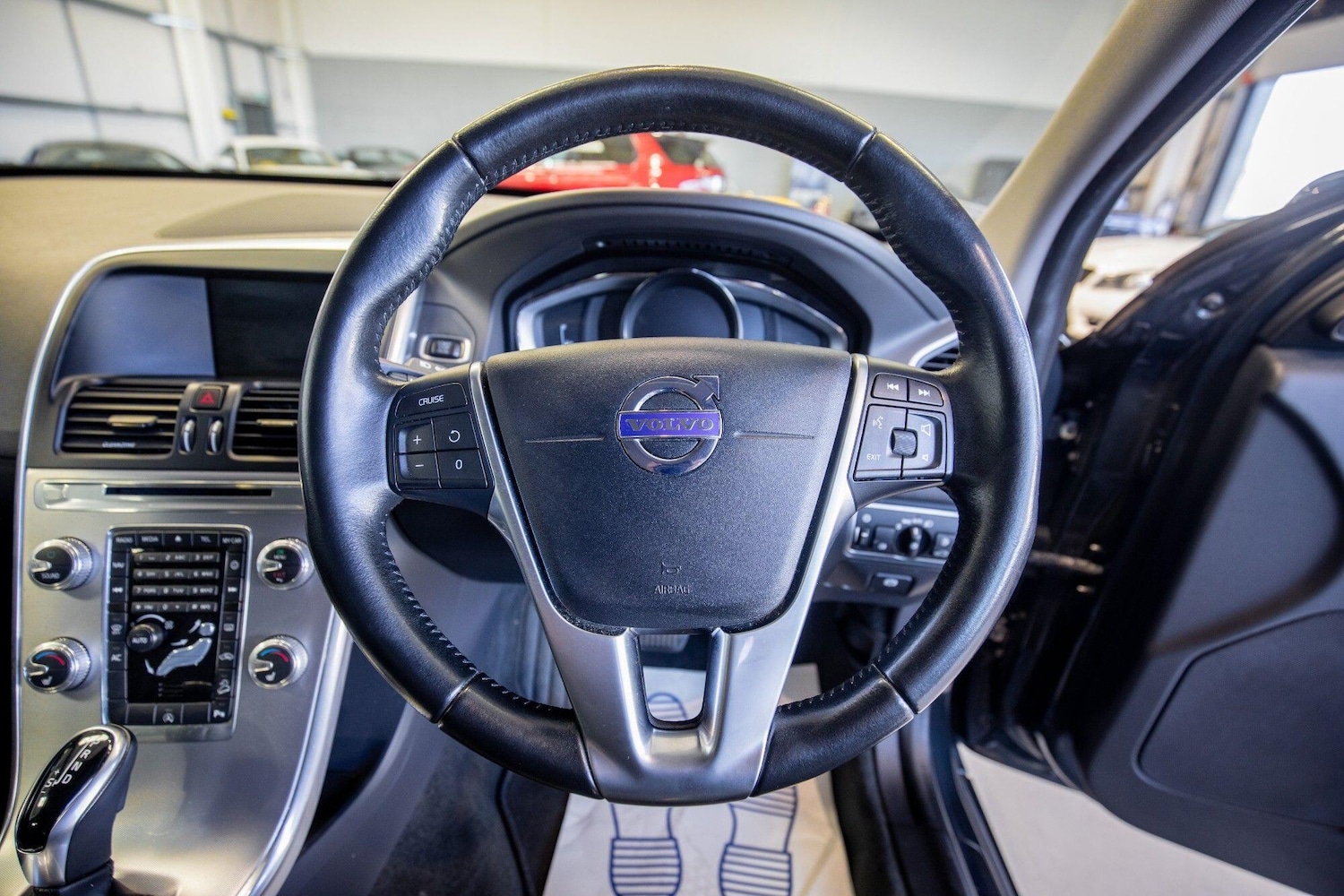 Used Volvo XC60 2017 for sale - 76823963: Photo 19