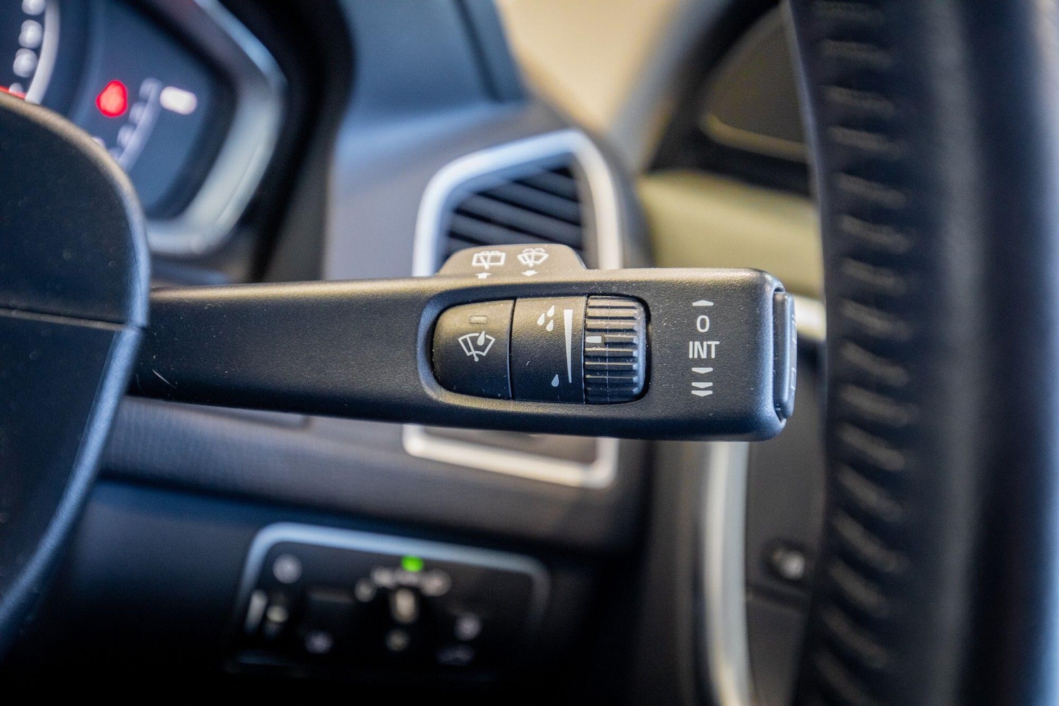 Used Volvo XC60 2017 for sale - 76823963: Photo 23