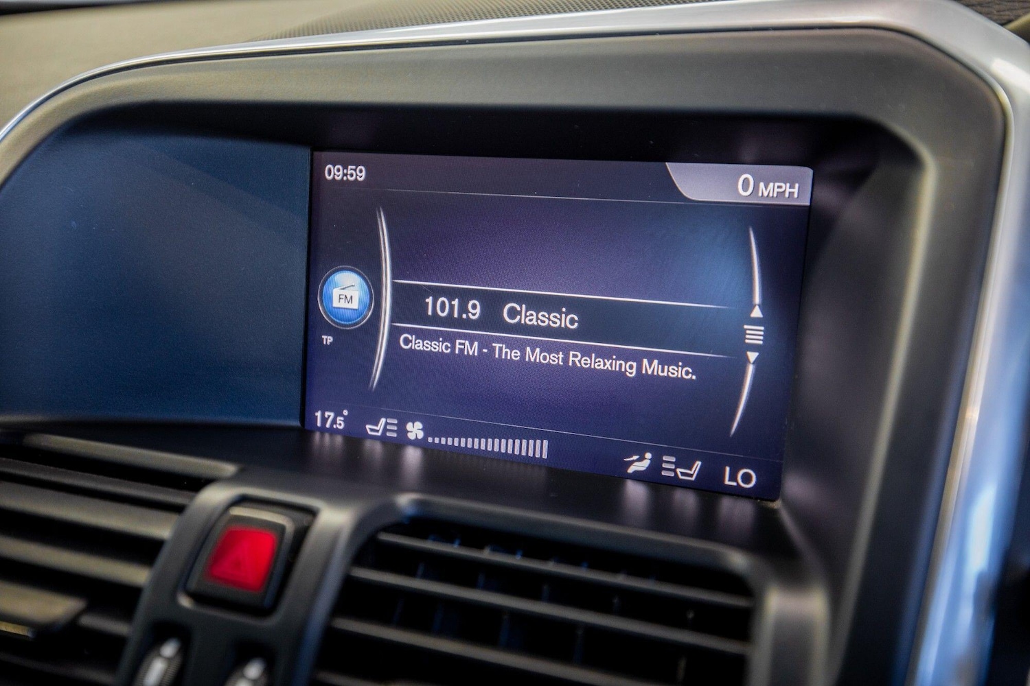 Used Volvo XC60 2017 for sale - 76823963: Photo 25