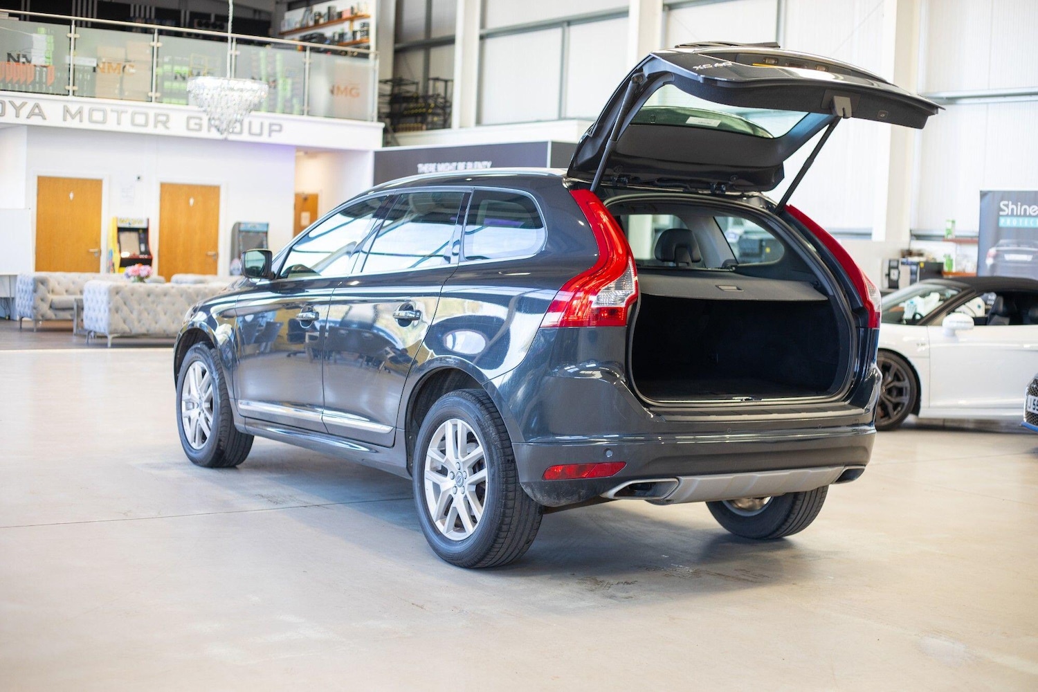 Used Volvo XC60 2017 for sale - 76823963: Photo 36