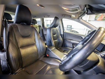 Used Volvo XC60 2017 for sale - 76823963: Photo