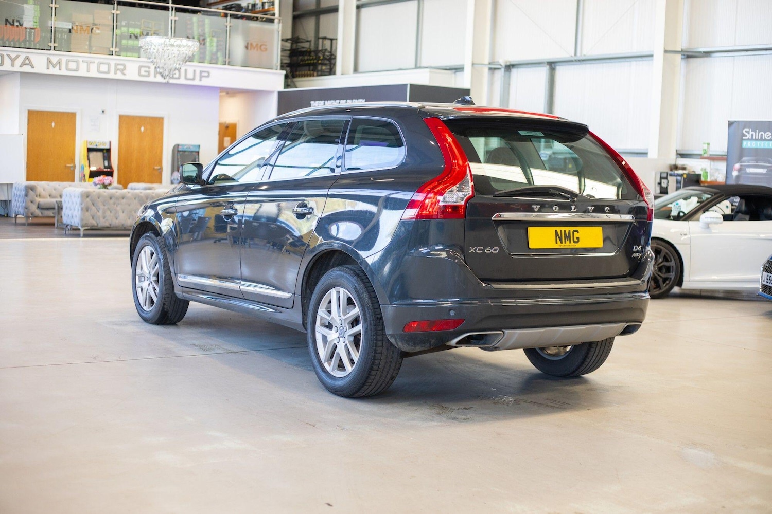 Used Volvo XC60 2017 for sale - 76823963: Photo 4