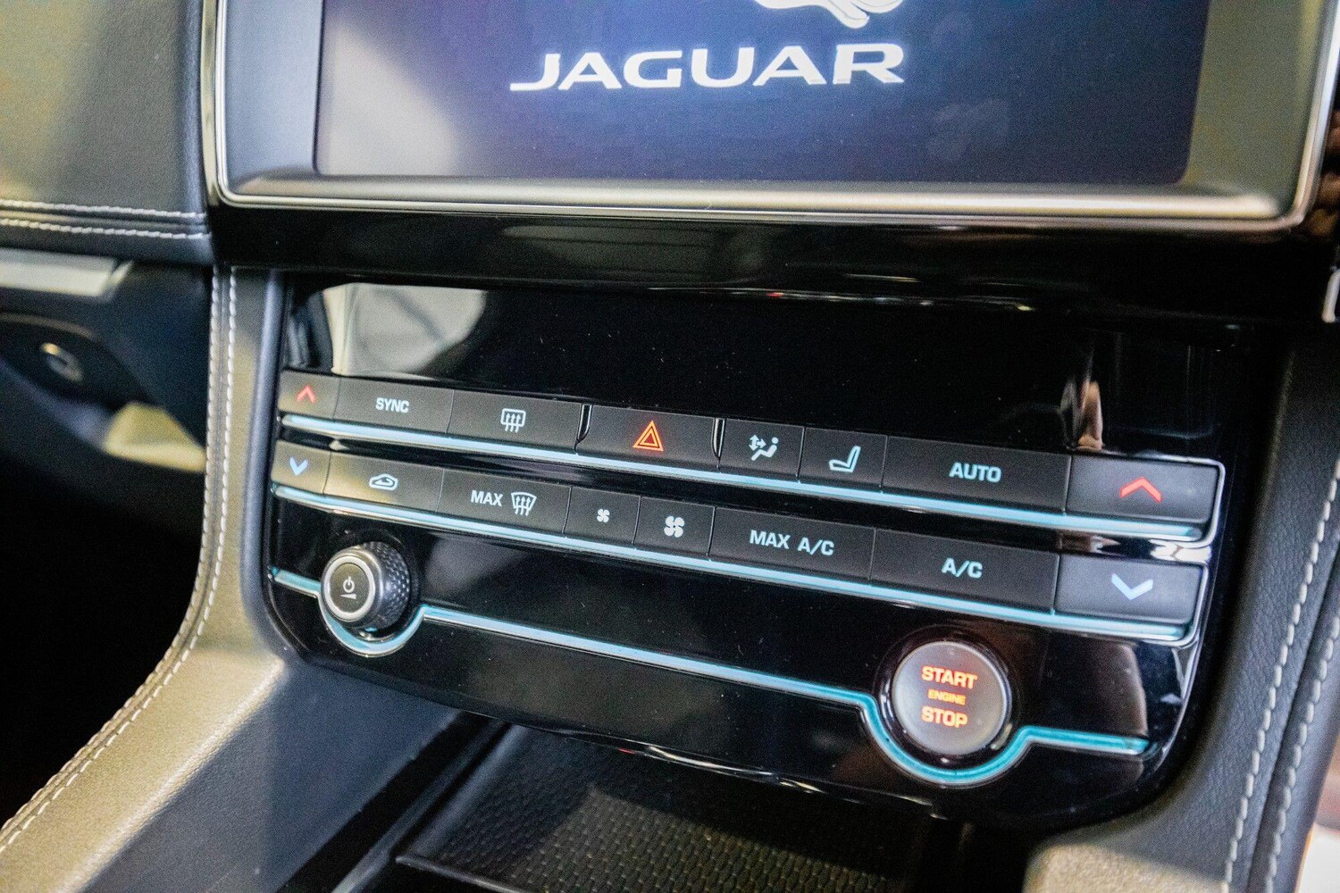 Used Jaguar F-Pace 2019 for sale - 77351854: Photo 18