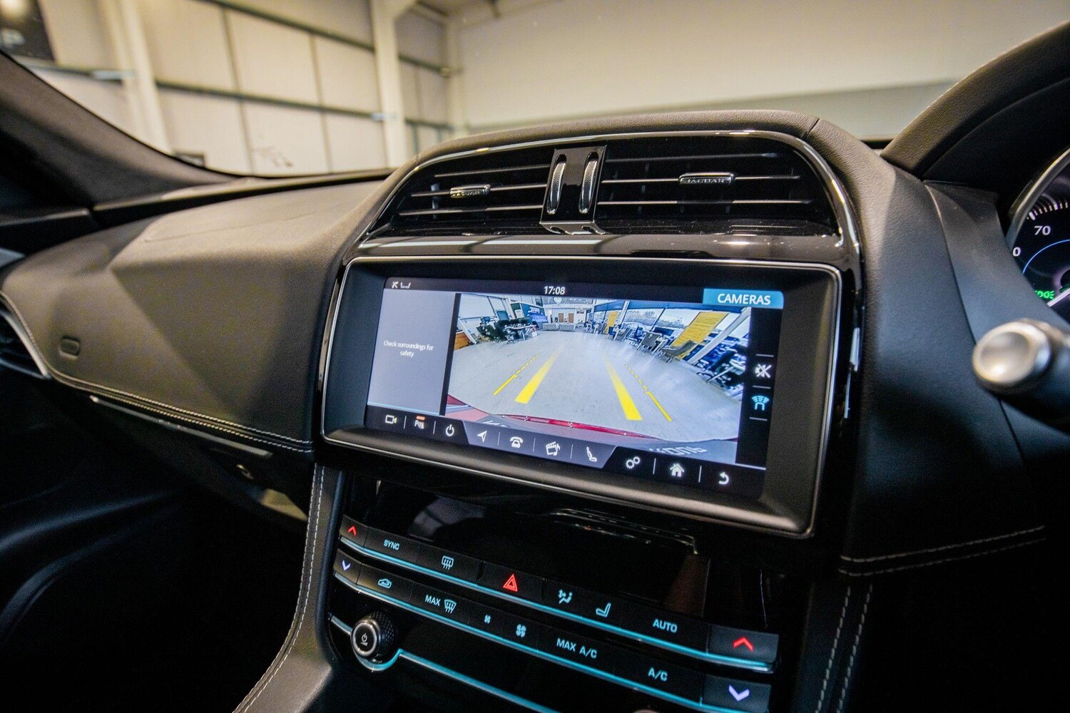 Used Jaguar F-Pace 2019 for sale - 77351854: Photo 22