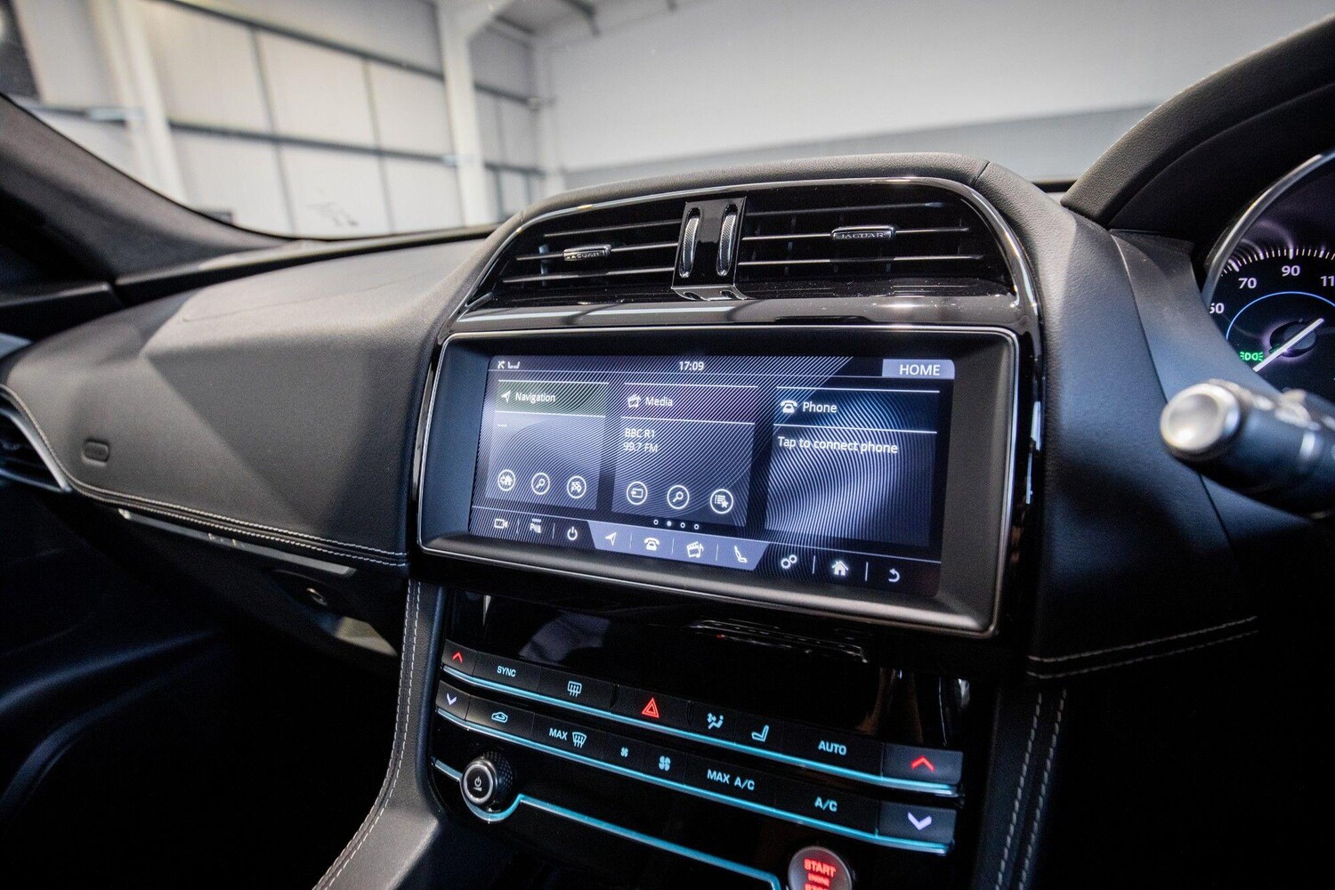 Used Jaguar F-Pace 2019 for sale - 77351854: Photo 23