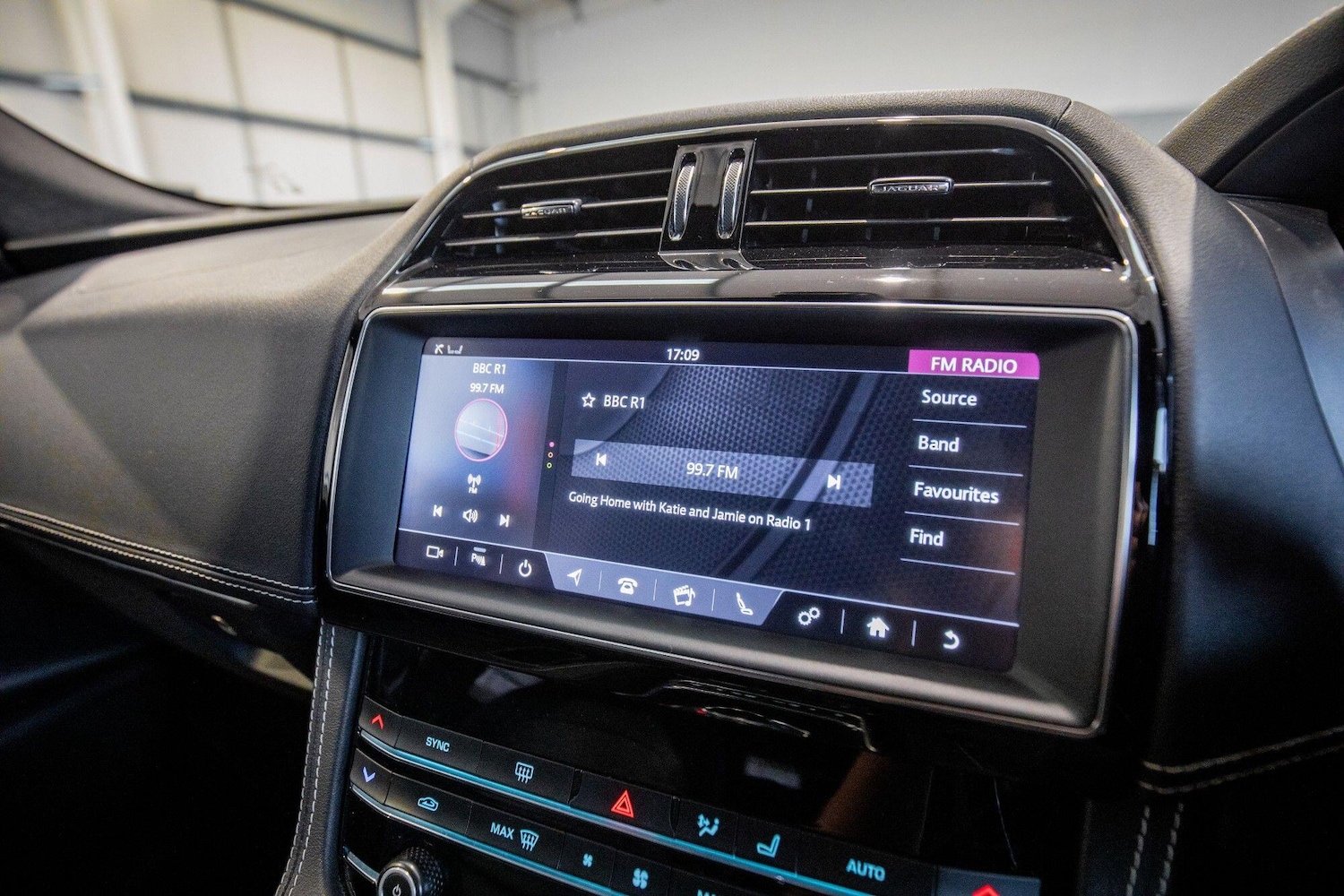 Used Jaguar F-Pace 2019 for sale - 77351854: Photo 25