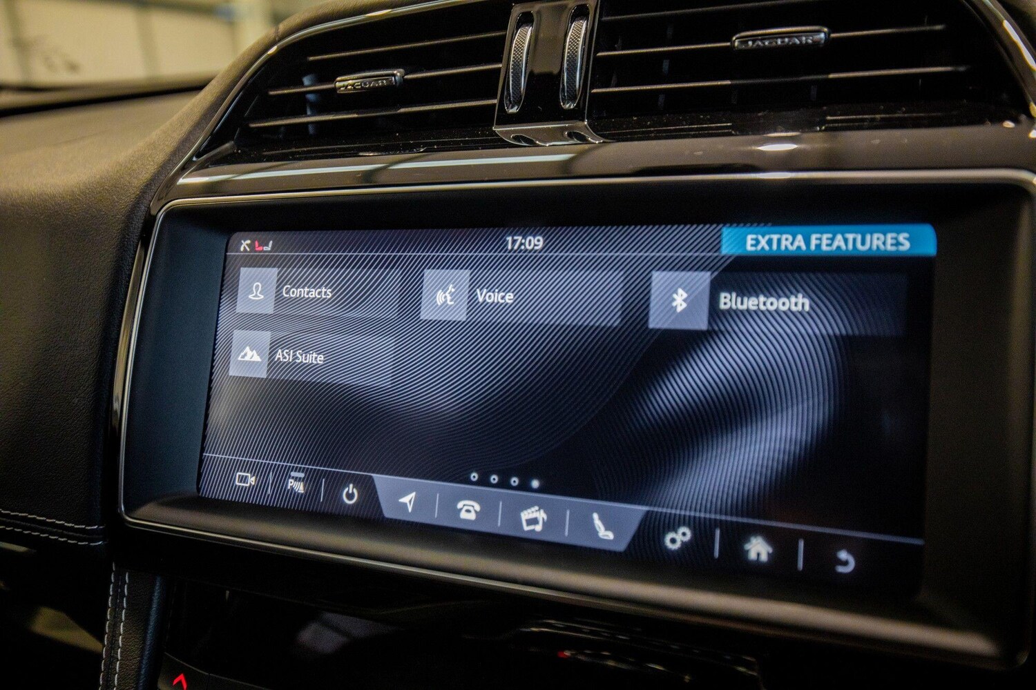 Used Jaguar F-Pace 2019 for sale - 77351854: Photo 28