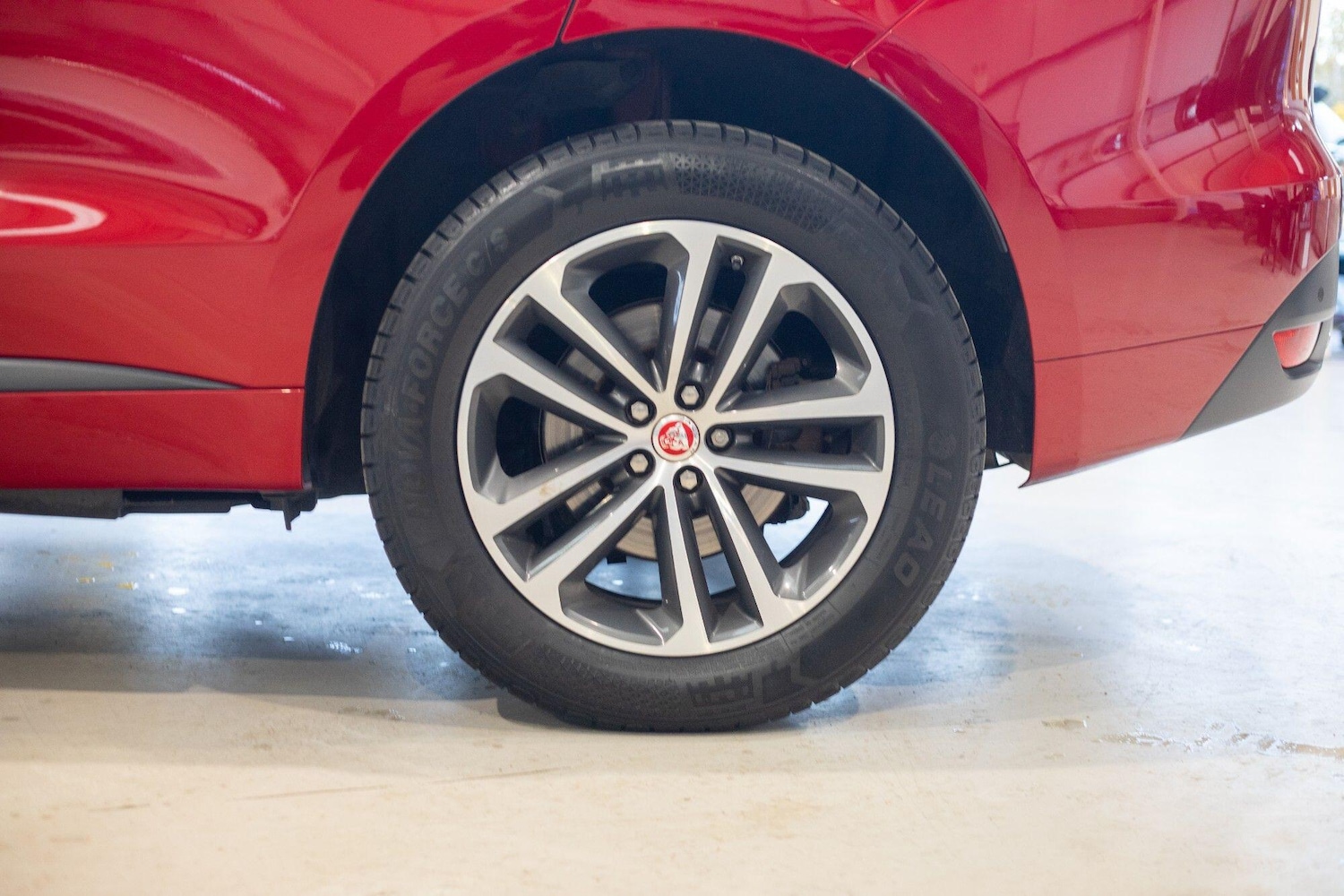 Used Jaguar F-Pace 2019 for sale - 77351854: Photo 4