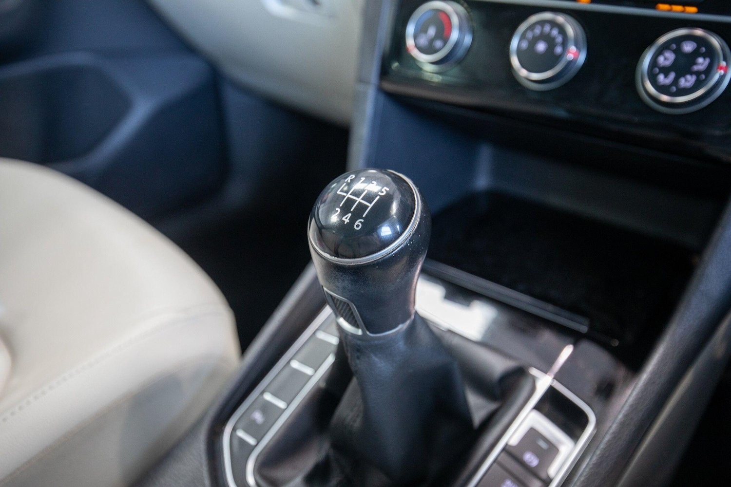 Used Volkswagen Golf SV for sale - 76825230: Photo 25