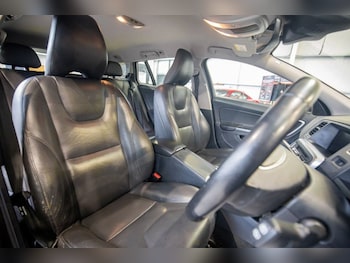 Used Volvo V60 2017 for sale - 78793273: Photo