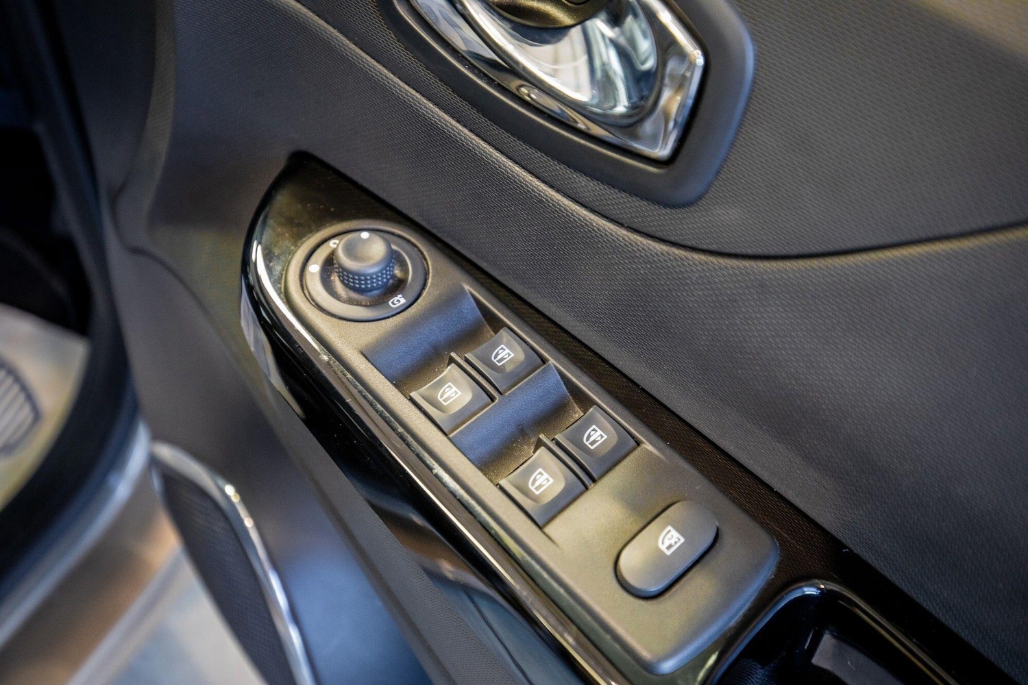 Used Renault Captur 2016 for sale - 76823818: Photo 16