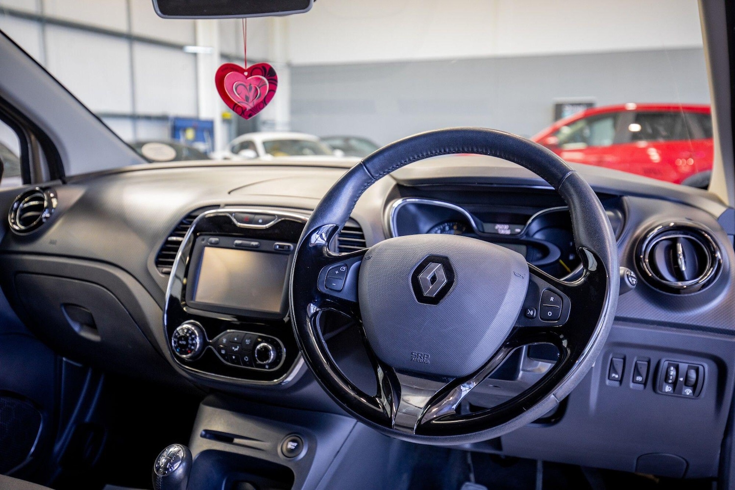 Used Renault Captur 2016 for sale - 76823818: Photo 2